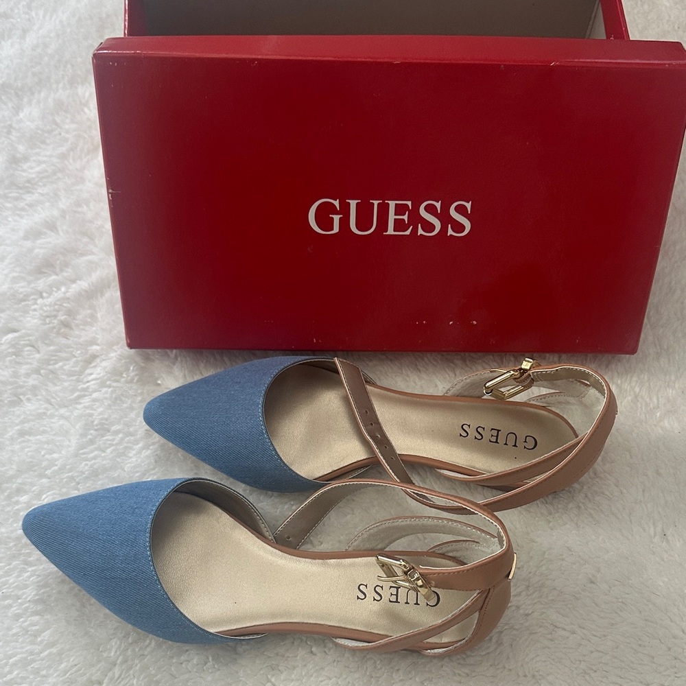 Guess Women's Blue and Tan Pointed Flats